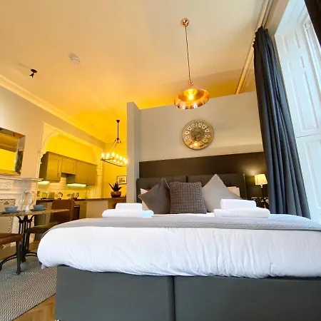 The Deakin At Claremont Serviced Apartment *