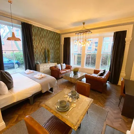 The Deakin At Claremont Serviced *