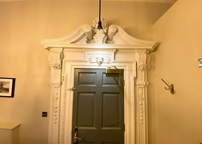 Apartment The Deakin At Claremont Serviced