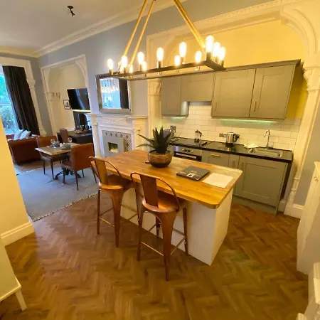 아파트 The Deakin At Claremont Serviced 리즈